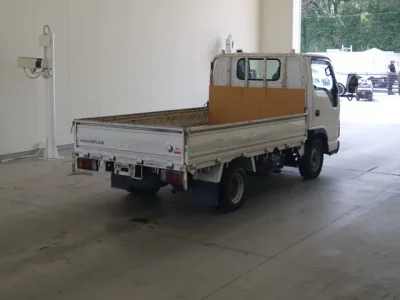 Nissan TRUCK