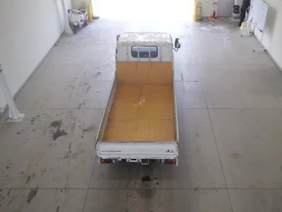 Nissan TRUCK