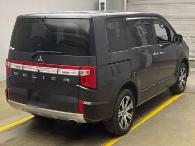 Mitsubishi DELICA D5