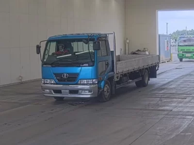 Nissan TRUCK
