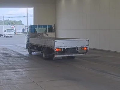 Nissan TRUCK