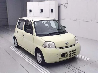 Daihatsu Esse