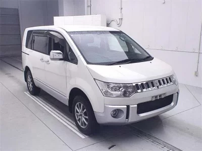 Mitsubishi DELICA D5