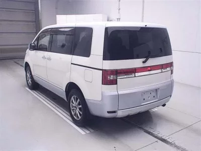 Mitsubishi DELICA D5