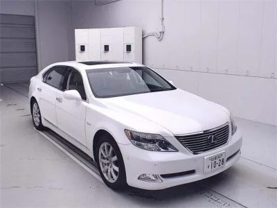 Lexus LS