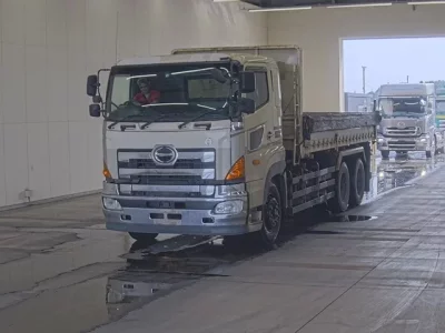 Hino TRUCK
