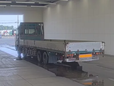 Nissan TRUCK
