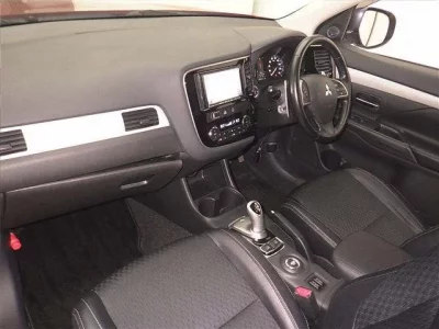Mitsubishi OUTLANDER PHEV