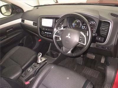 Mitsubishi OUTLANDER PHEV