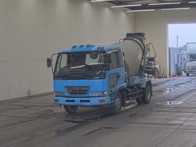 Nissan TRUCK