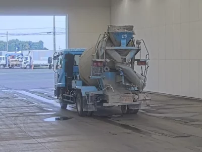 Nissan TRUCK