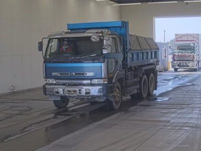 Nissan TRUCK
