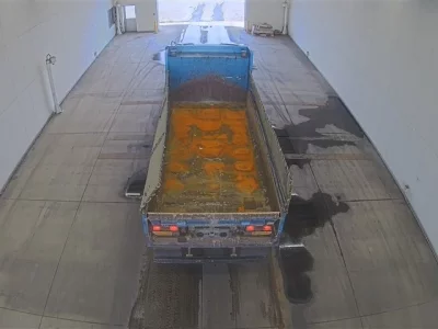Nissan TRUCK