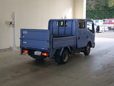 Nissan TRUCK