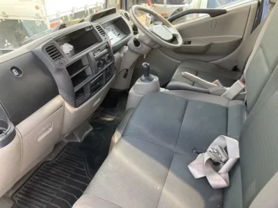 Nissan TRUCK