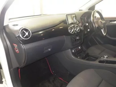 Mercedes-Benz B CLASS