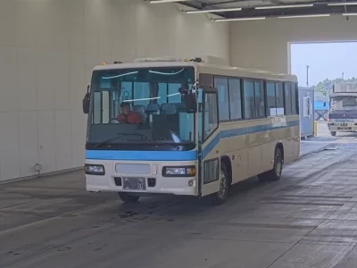 Isuzu BUS