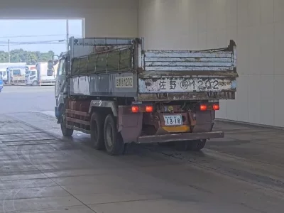 Nissan TRUCK