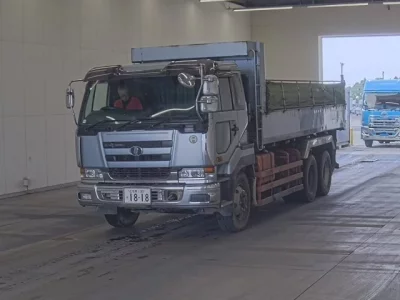 Nissan TRUCK