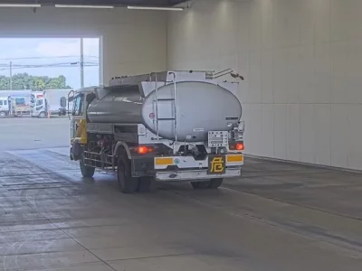 Nissan TRUCK