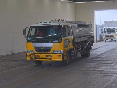 Nissan TRUCK