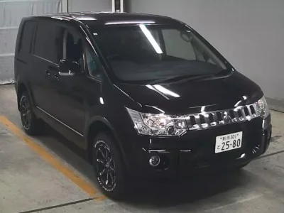Mitsubishi DELICA D5