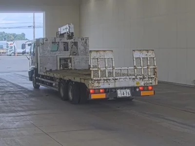 Isuzu TRUCK