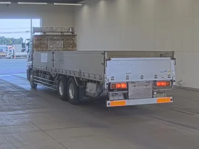 Nissan TRUCK