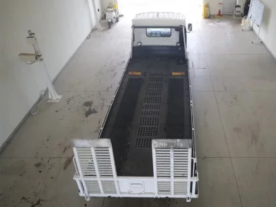 Nissan TRUCK