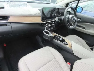 Nissan AURA