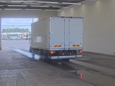 Isuzu TRUCK