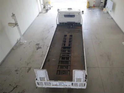 Isuzu TRUCK