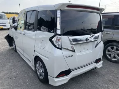 Toyota TANK