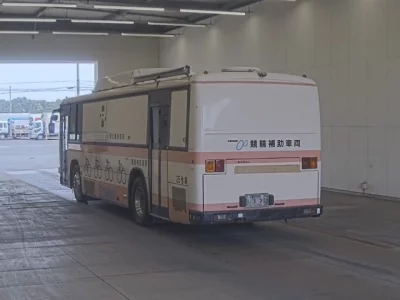Isuzu BUS