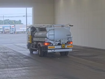 Nissan TRUCK
