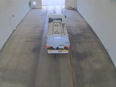Nissan TRUCK