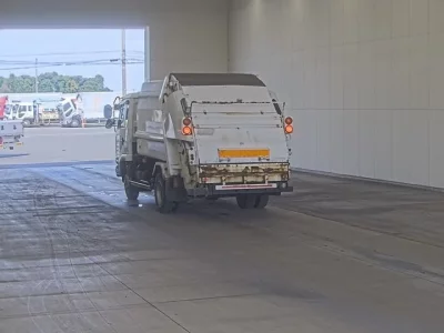 Nissan TRUCK