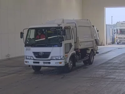 Nissan TRUCK