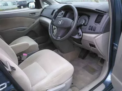 Toyota ISIS