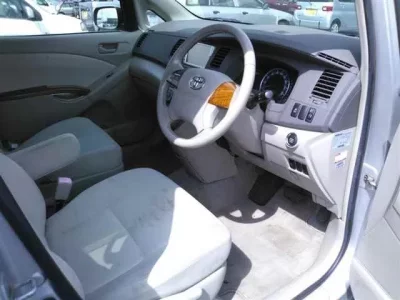 Toyota ISIS