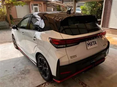 Nissan AURA