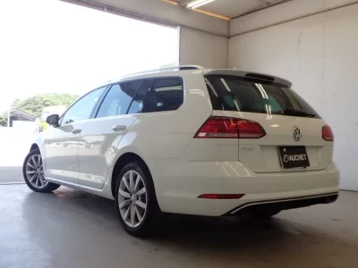 Volkswagen GOLF VARIANT