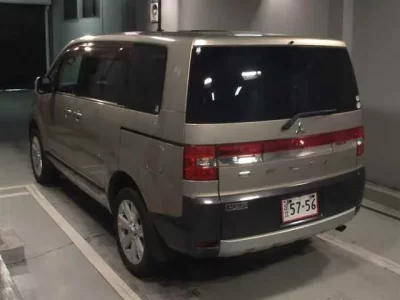 Mitsubishi DELICA D5