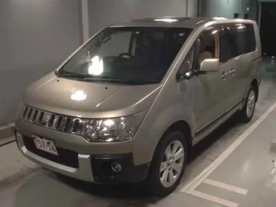 Mitsubishi DELICA D5