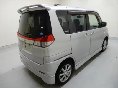 Mitsubishi DELICA D2