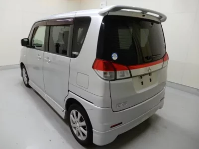 Mitsubishi DELICA D2