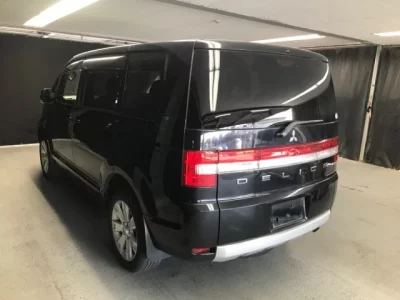 Mitsubishi DELICA D5
