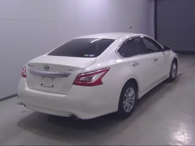 Nissan TEANA