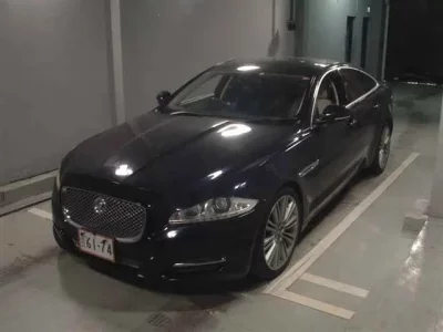 Jaguar XJ SERIES