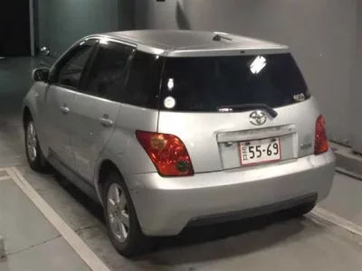 Toyota IST